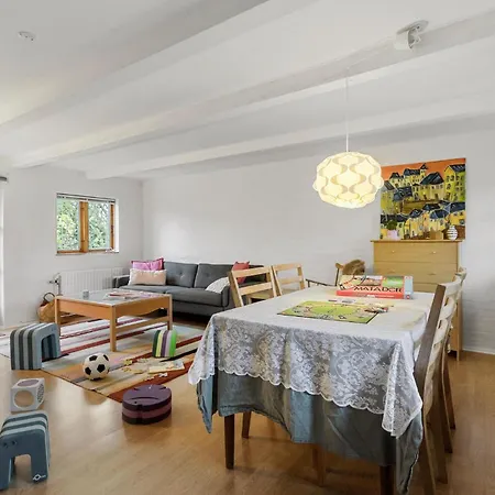 Ferienhaus 3 Bedroom Cozy In