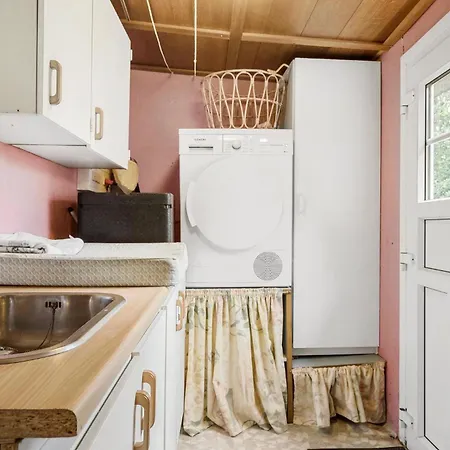 3 Bedroom Cozy In Ferienhaus