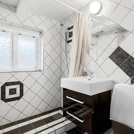 3 Bedroom Cozy In Ferienhaus *